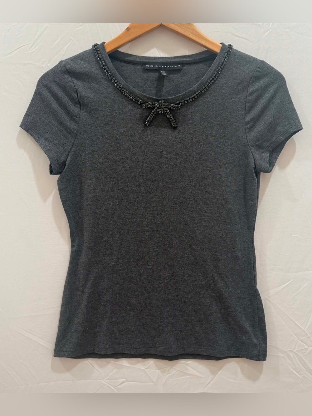 White House Black Market Women's Charcoal Short Sleeve Beaded Bow Tee XXS